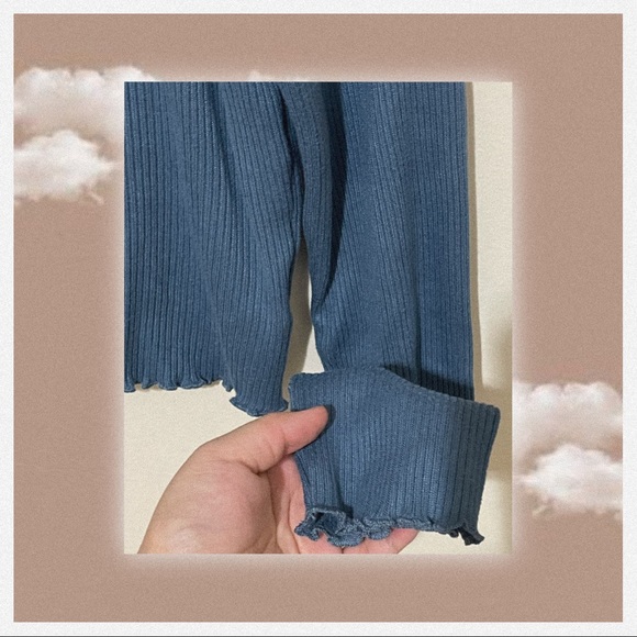 ♥︎ AE Plush Long Sleeve Baby Tee ♥︎ - Picture 4 of 5